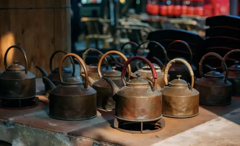 Vintage teapot at Heming Teahouse in Chengdu, reflecting the century-old tea culture of this iconic Chengdu teahouse