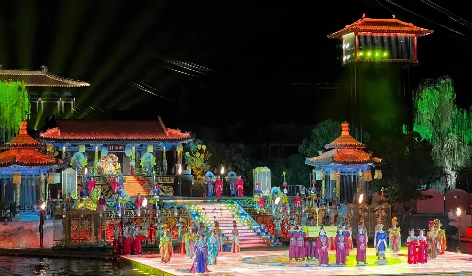 Full stage view of "The Song of Everlasting Sorrow" performance at Huaqing Palace in Xi’an, China