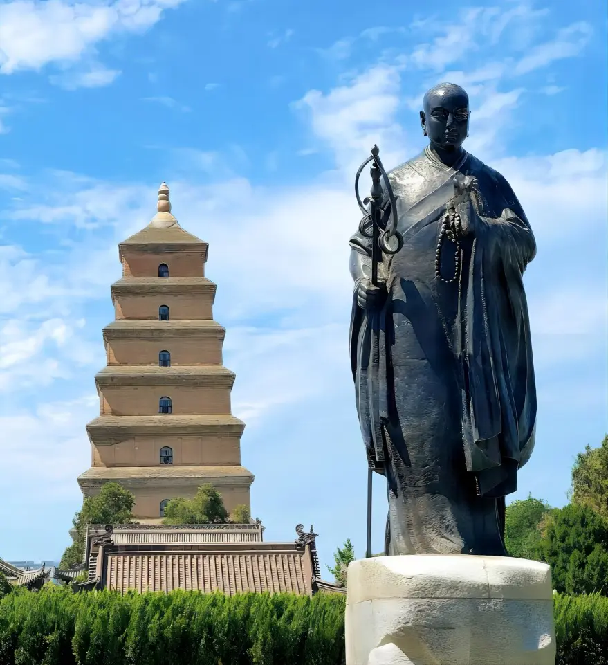 Giant Wild Goose Pagoda with Xuanzang statue in Xi’an, China