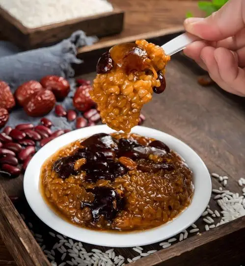 Traditional Zhenggao snack from Xi’an Huimin Street, highlighting local flavors and street food culture