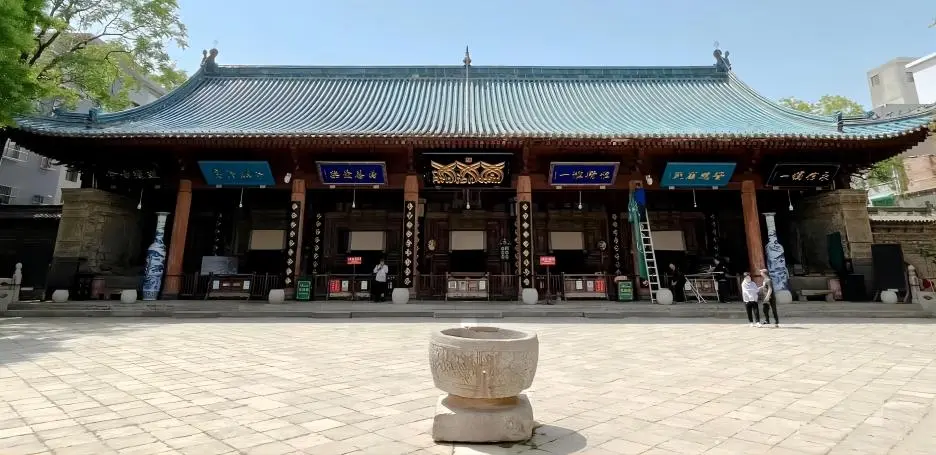 Great Mosque of Xi’an showcasing traditional Chinese garden layout with Islamic domes and minarets