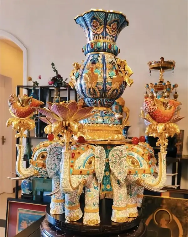 “Taiping Youxiang,” a stunning Cloisonné Beijing artwork featuring elegant enamel patterns and traditional symbolism.
