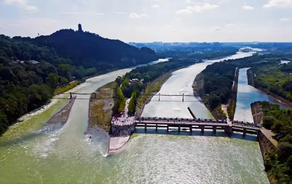 Fish Mouth Levee Yuzui Dujiangyan Irrigation System