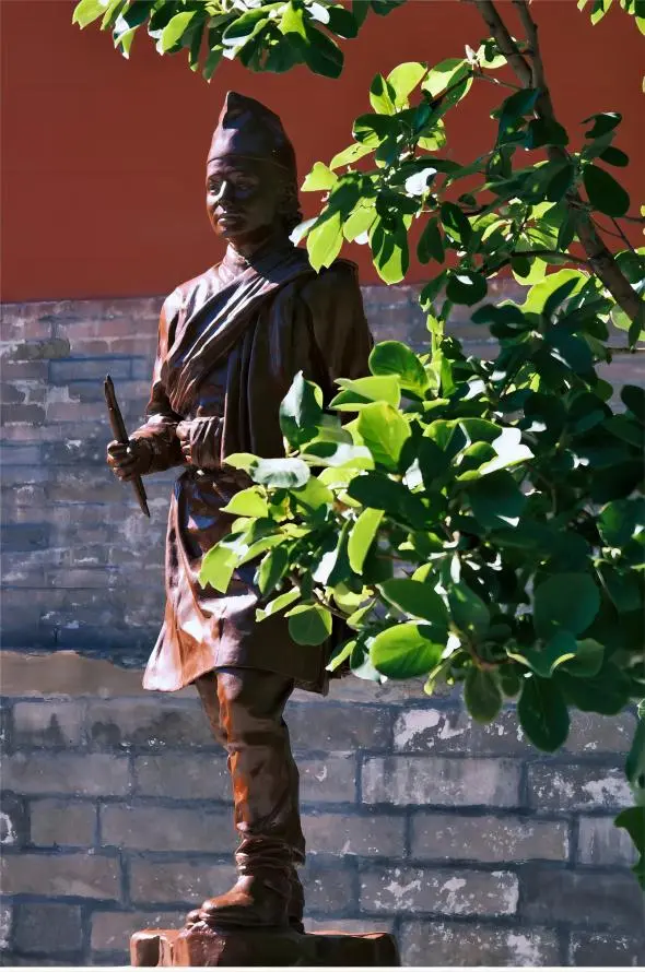 Statue of Ani Go, the Nepalese craftsman who designed Beijing Baitasi Temple.