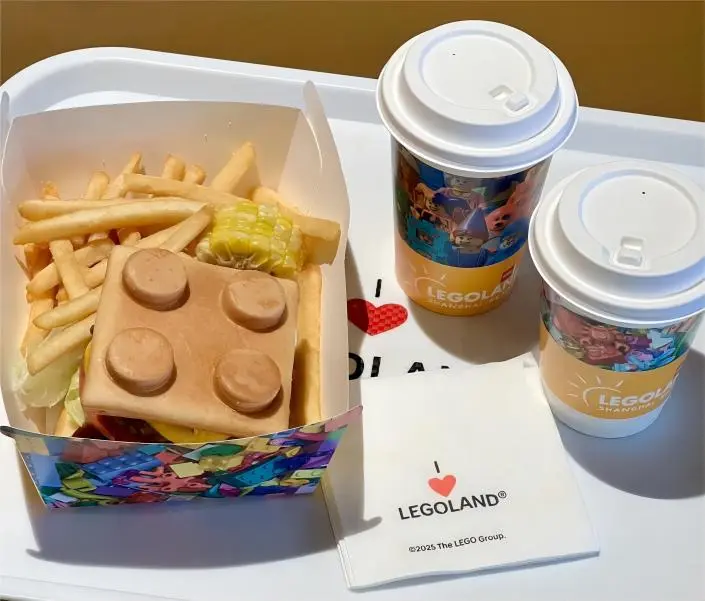 LEGO-themed fast food restaurant at Shanghai LEGOLAND Resort offering family-friendly dining options.