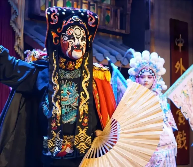 Sichuan Opera Face Changing: A Traveler’s Guide to Chengdu’s Most Magical Performance