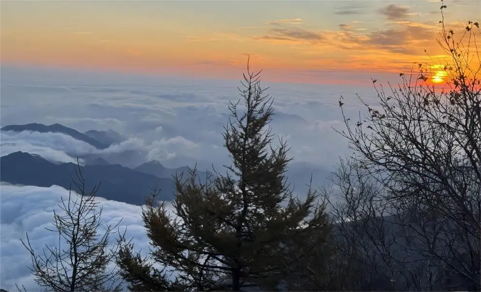 Sea of clouds over Wulingshan Mountain, Beijing, creating a breathtaking and mystical landscape.
