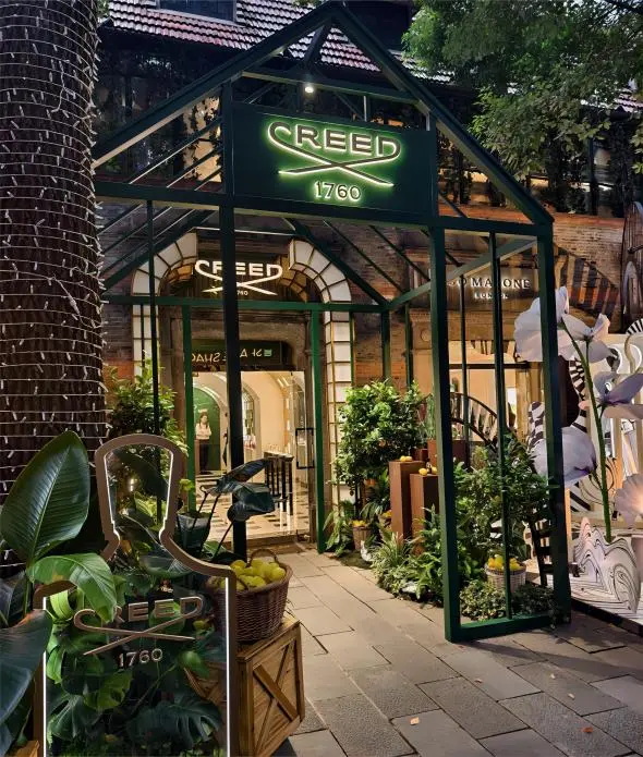 Shikumen-style roadside architecture in Xintiandi during the day, illustrating the district’s heritage appeal in Shanghai.