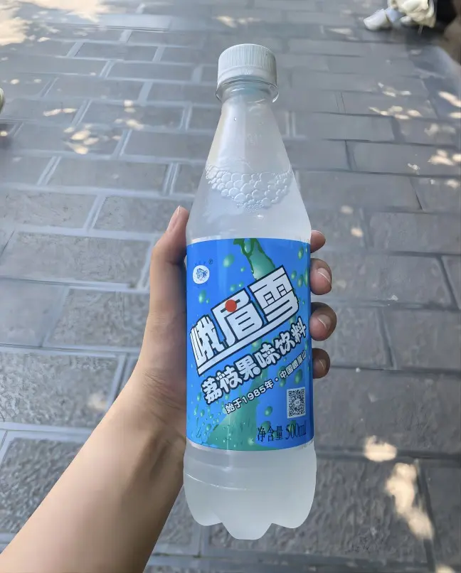 Emeixue lemon soda, a popular local drink in Chengdu