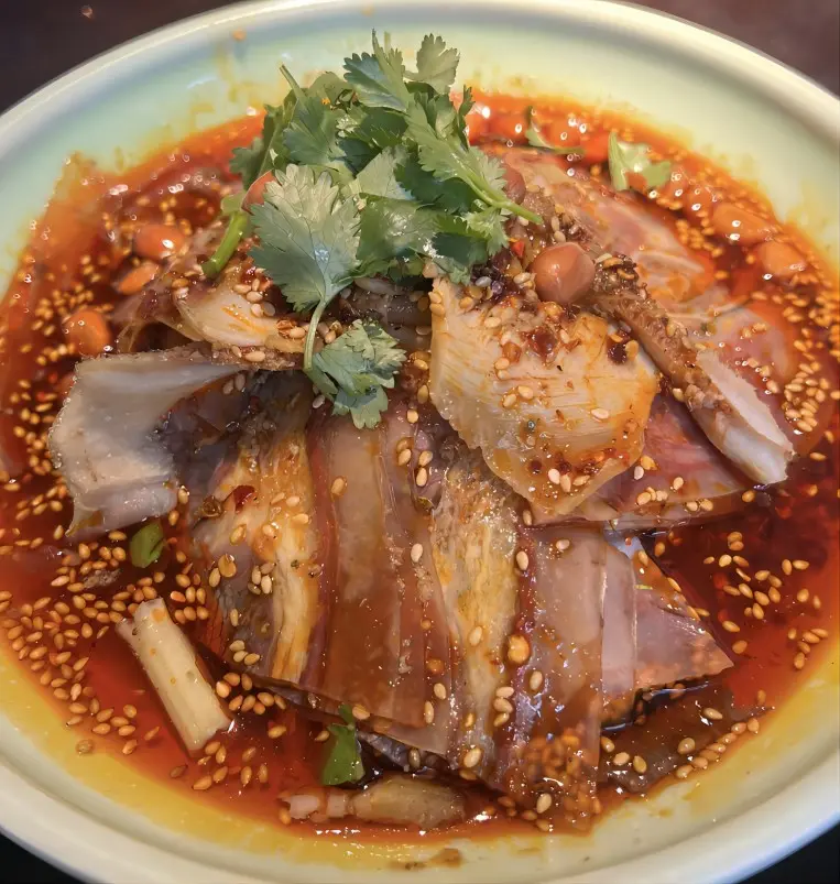 Close-up of Fuqi Feipian with spicy chili oil and Sichuan peppercorns