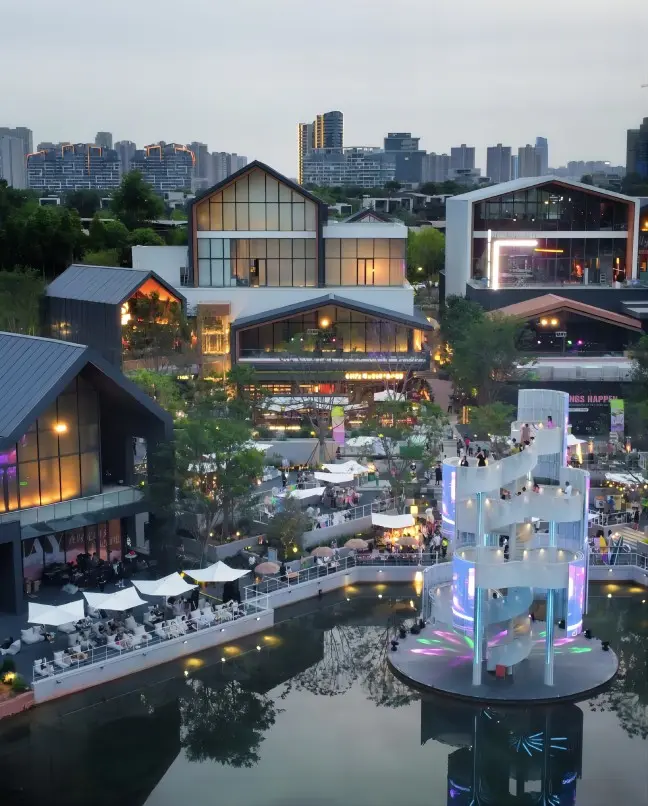 Luxelakes Tianfu Gourmet Island with waterfront dining and scenic lake views