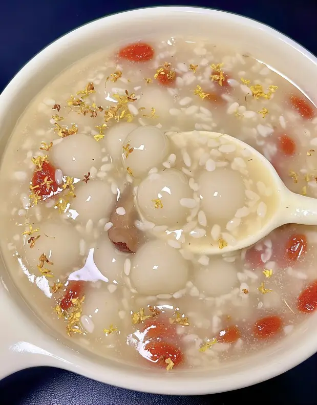Seasonal dessert at Jianshe Road Night Market, Chengdu street food experience