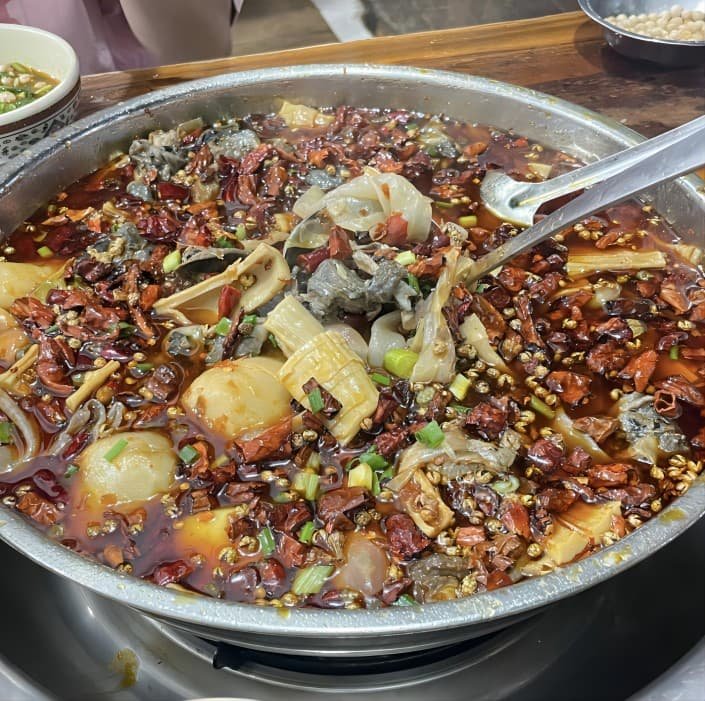 Heizhu Xiangji taro chicken pot at Fuqin Night Market in Chengdu