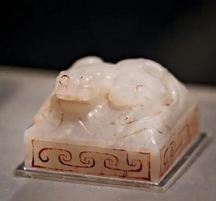 Jade Seal of the Empress from the Han Dynasty, a rare imperial artifact in the Shaanxi History Museum