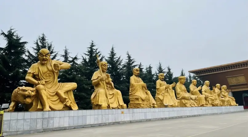 Section of the Buddha Light Avenue leading toward the Namaste Stupa at Famen Temple