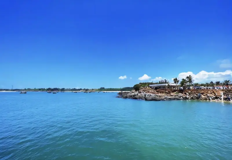 Scenic coastal view of Naozhou Island in Zhanjiang