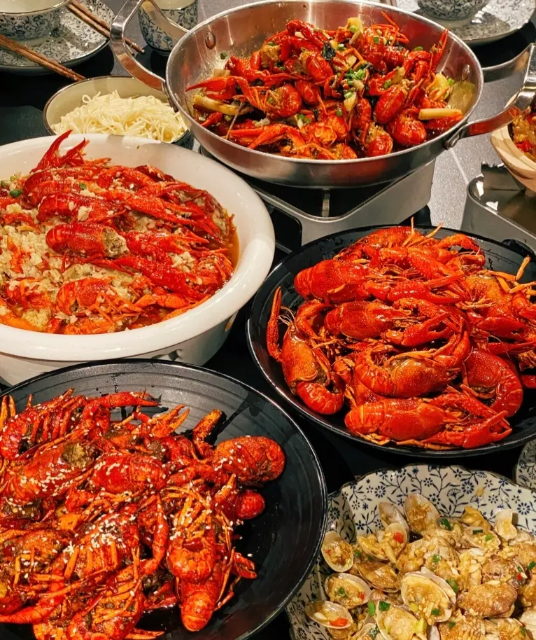 Changsha kouwei xia, spicy crayfish cooked with chili peppers and aromatic seasonings.